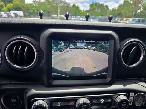 Used 2020 Jeep Wrangler Unlimited Rubicon w/ Quick Order Package 28Y Recon AWD/4WD image 29