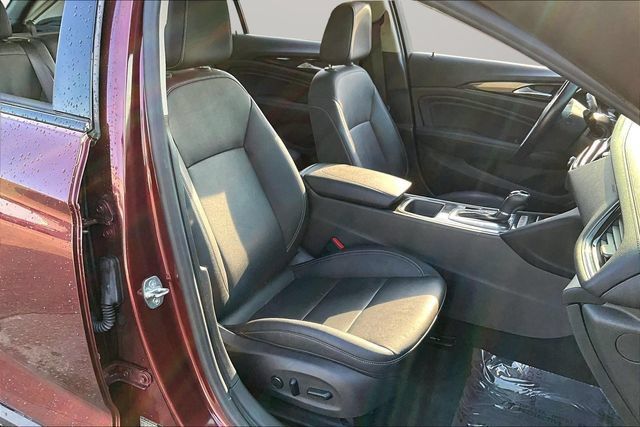 Used 2019 Buick Regal Essence w/ Driver Confidence Package I AWD/4WD image 7