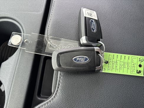 Used 2024 Ford F350 Lariat w/ Camper Package image 32