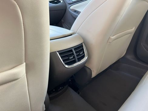Used 2024 Chevrolet Malibu LT image 24