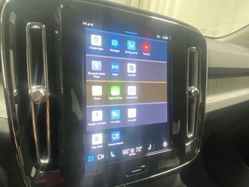 Certified 2025 Volvo XC40 B5 Plus image 22