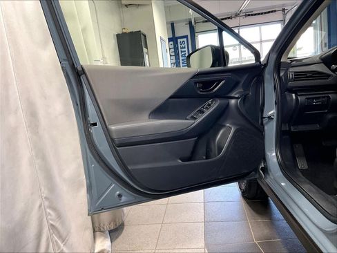 Used 2024 Subaru Crosstrek 2.0i AWD/4WD image 9