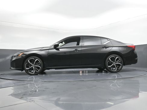 Used 2023 Nissan Altima 2.5 SR image 23