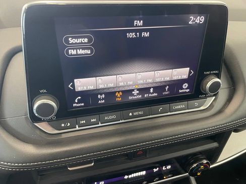 Certified 2024 Nissan Rogue SV FWD image 15