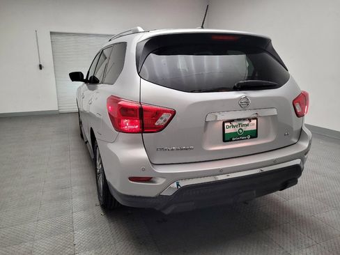 Used 2018 Nissan Pathfinder SL image 6