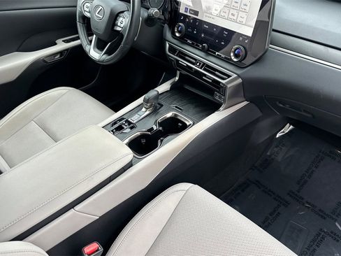 Used 2023 Lexus RX 350 Premium image 19