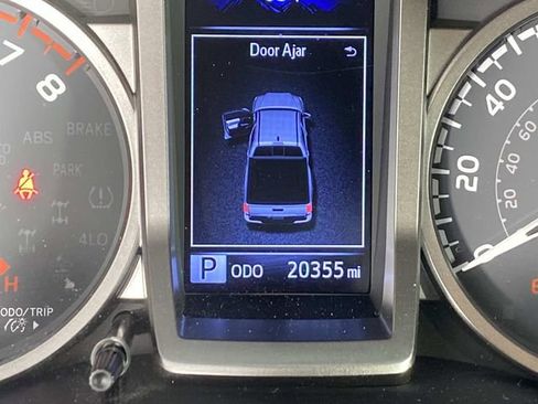 Used 2023 Toyota Tacoma SR5 AWD/4WD image 18