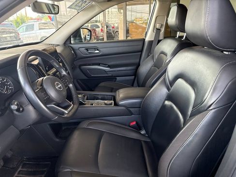 Used 2023 Nissan Pathfinder SL w/ Lighting Package (N92) AWD/4WD image 12