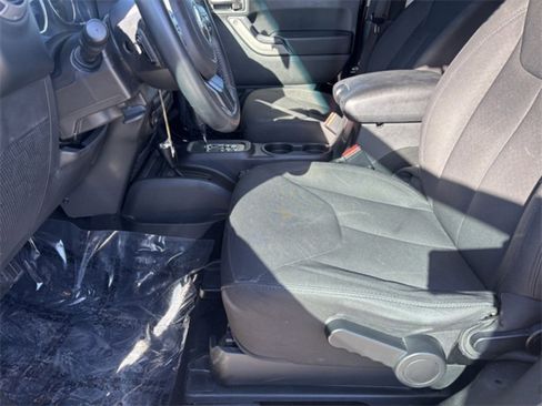 Used 2018 Jeep Wrangler Sport image 12