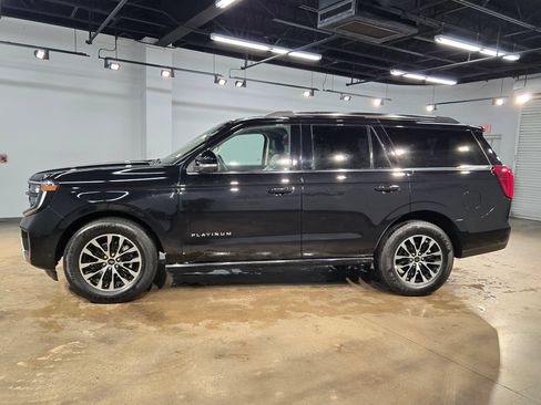 Used 2025 Ford Expedition Platinum AWD/4WD image 4