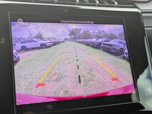 New 2025 Jeep Grand Cherokee Altitude image 19