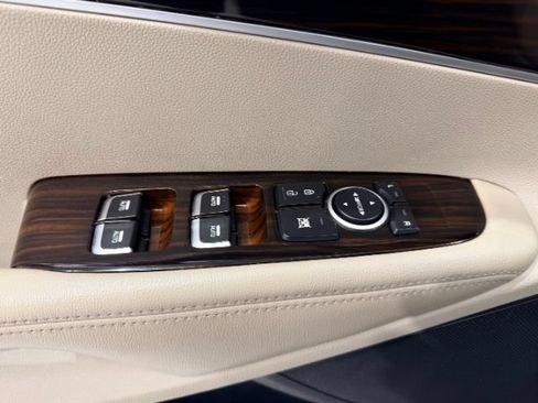 Used 2019 Kia Sorento AWD V6 image 18