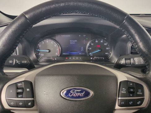 Used 2022 Ford Explorer XLT w/ Equipment Group 202A AWD/4WD image 36