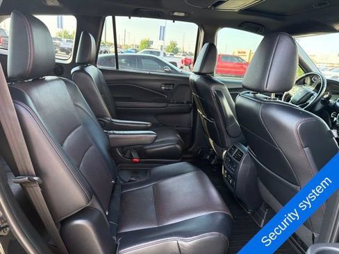 Used 2020 Honda Pilot Black Edition image 16