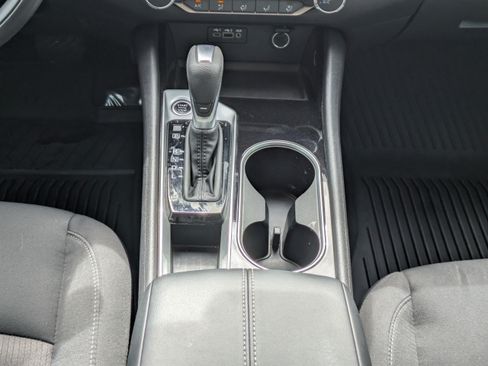 Certified 2024 Nissan Altima 2.5 SV FWD image 19