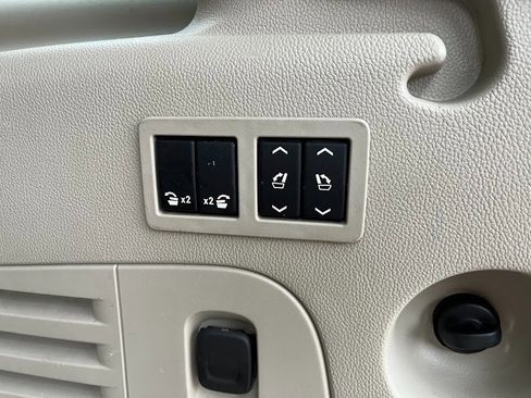 Used 2020 Cadillac Escalade ESV Premium Luxury image 49