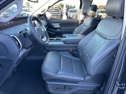 New 2025 Ford Expedition Max Active RWD image 9