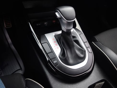 Used 2024 Kia Forte GT-Line image 11