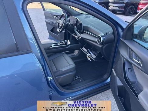 Used 2026 Chevrolet Equinox LT w/ Convenience Package II image 35