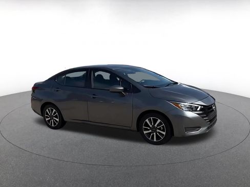 Used 2025 Nissan Versa SV FWD image 2