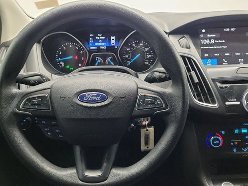 Used 2017 Ford Focus SEL FWD image 22