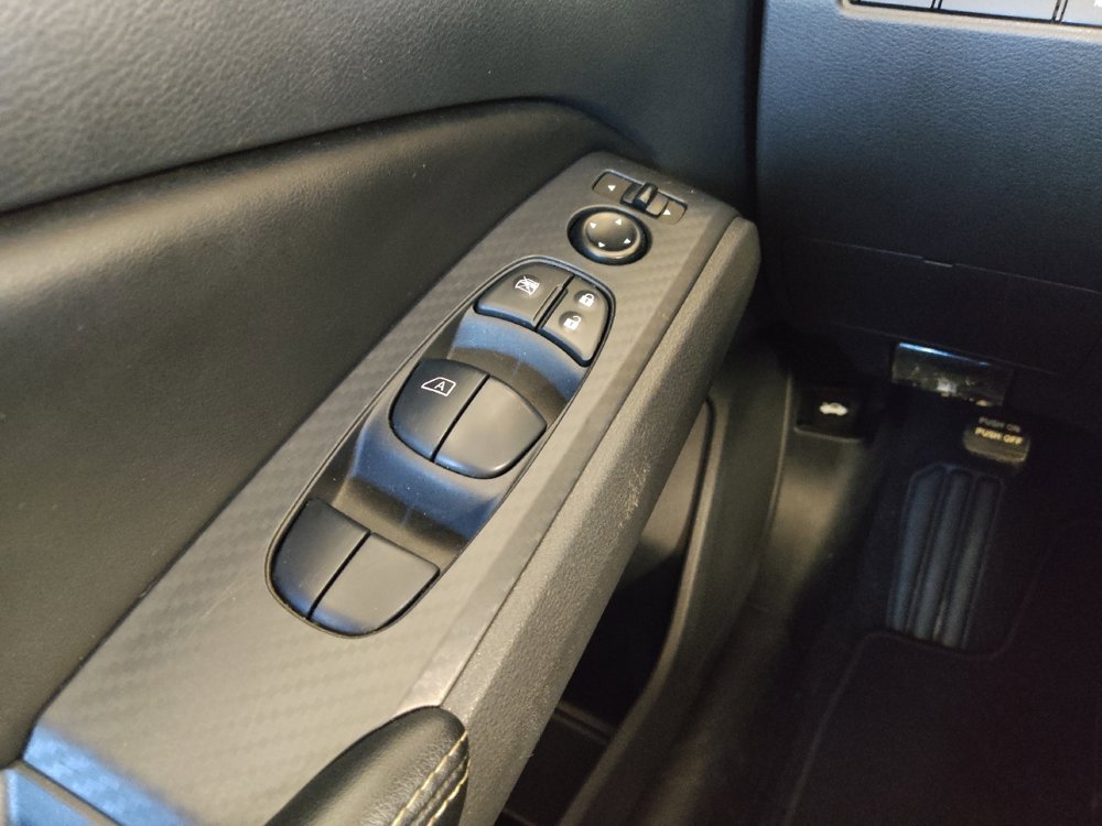 Used 2025 Nissan Altima 2.5 SV FWD image 27