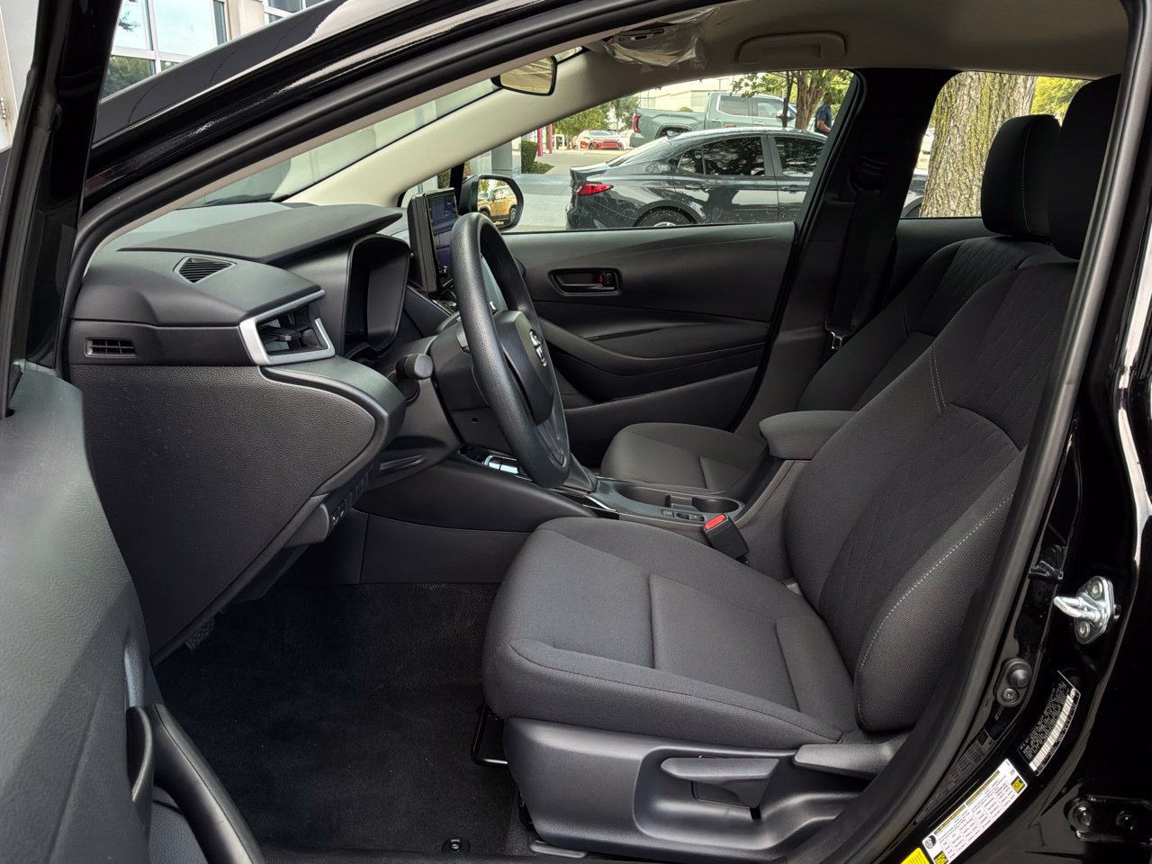 Used 2026 Toyota Corolla LE FWD image 10