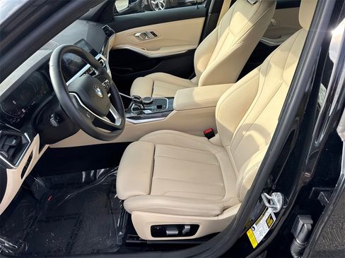 Used 2020 BMW 330i Sedan w/ Driving Assistance Package image 9