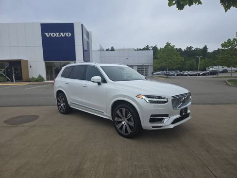 Used 2025 Volvo XC90 T8 Ultra w/ Protection Package Premier image 2