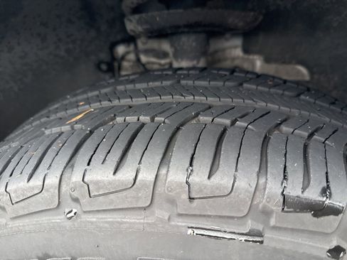 Used 2016 Jeep Cherokee Overland image 4