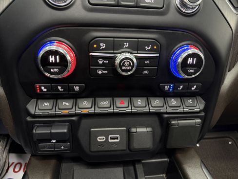 Used 2021 GMC Sierra 1500 Denali w/ Denali Ultimate Package image 19