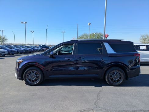 Certified 2025 Kia Carnival EX image 2