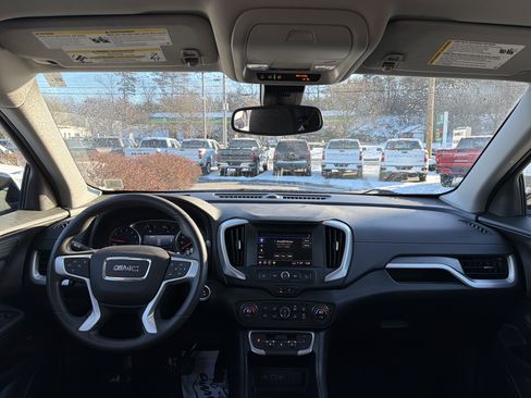 Used 2022 GMC Terrain SLE w/ Driver Convenience Package image 13