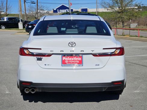 New 2026 Toyota Camry SE image 5