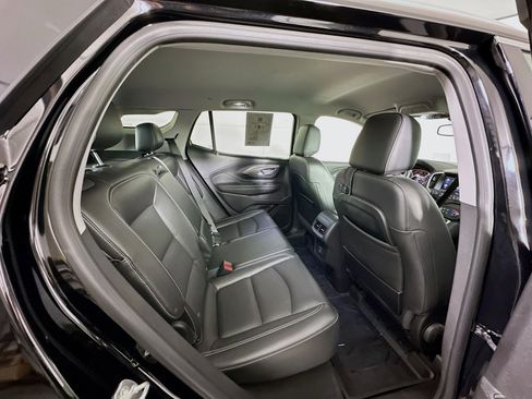 Used 2022 GMC Terrain SLT w/ Tech Package image 30