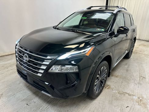 Certified 2025 Nissan Rogue Platinum AWD/4WD image 10