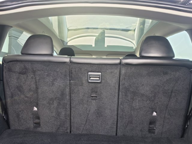 Used 2024 Tesla Model Y 2WD image 38