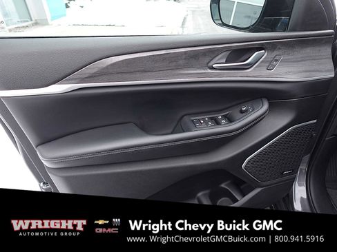 Used 2022 Jeep Grand Cherokee L Limited w/ Trailer Tow Group (B) image 12