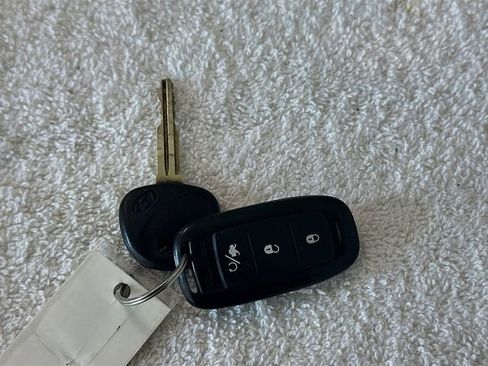 Used 2016 Hyundai Elantra SE image 27