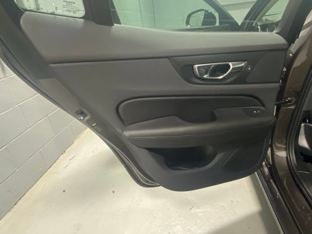 Used 2025 Volvo S60 B5 Core AWD/4WD image 8