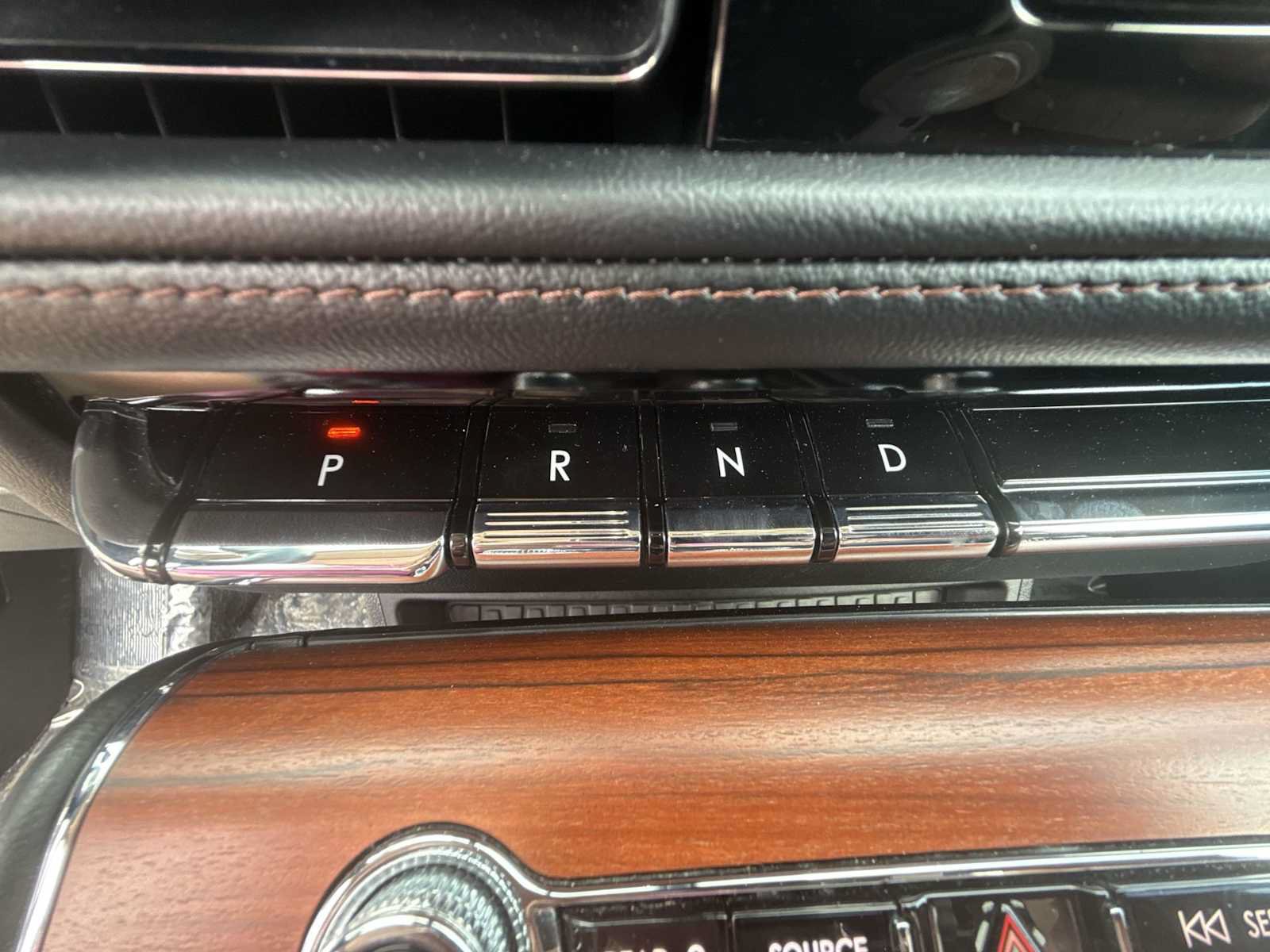 Used 2024 Lincoln Aviator Reserve AWD/4WD image 16
