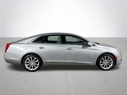 Used 2017 Cadillac XTS Luxury image 5