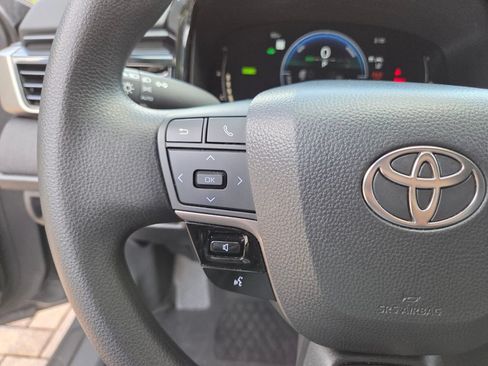 Used 2026 Toyota Camry LE FWD image 29