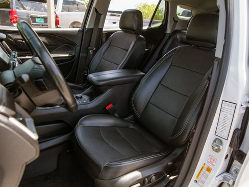 Used 2023 GMC Terrain SLT AWD/4WD image 13
