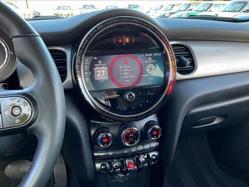Used 2023 MINI Cooper 2-Door Hardtop image 6