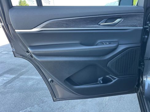 New 2025 Jeep Grand Cherokee L Limited w/ Trailer Tow Package image 22