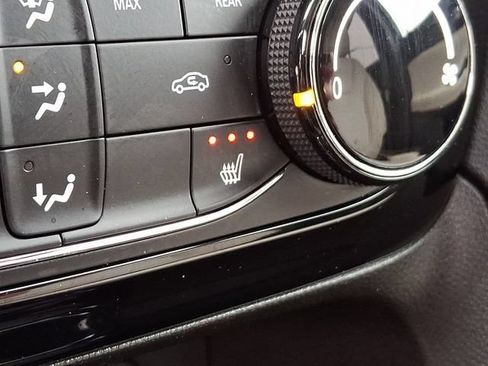 Used 2023 Buick Encore GX Preferred w/ Cold Weather Comfort Package AWD/4WD image 31