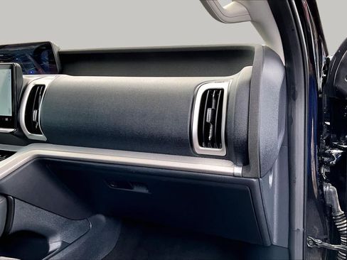 Certified 2025 Ford Expedition Active AWD/4WD image 19