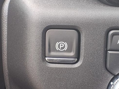 New 2026 GMC Sierra 1500 Elevation image 9