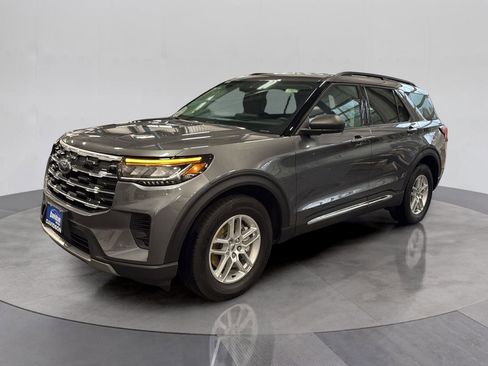 Certified 2025 Ford Explorer Active image 1